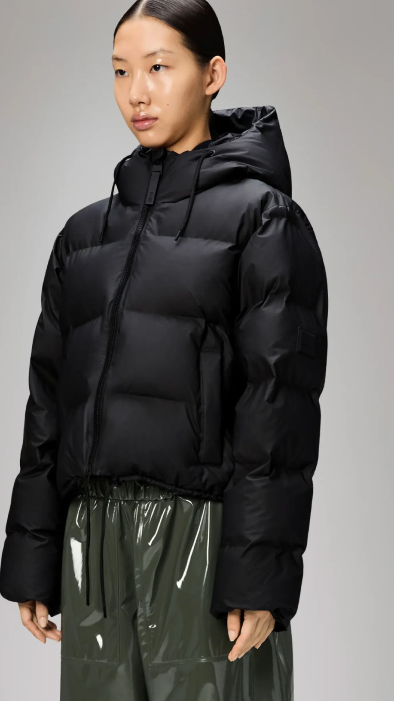 Alta Short Puffer Jacket in Black