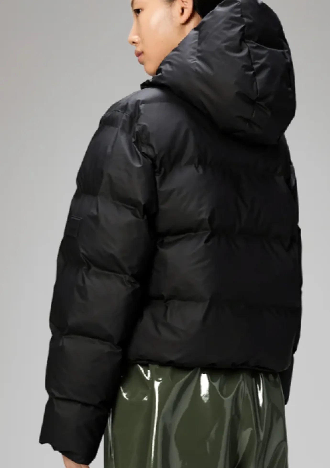 Alta Short Puffer Jacket in Black