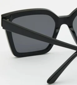 Ivy Black Sunglass Readers