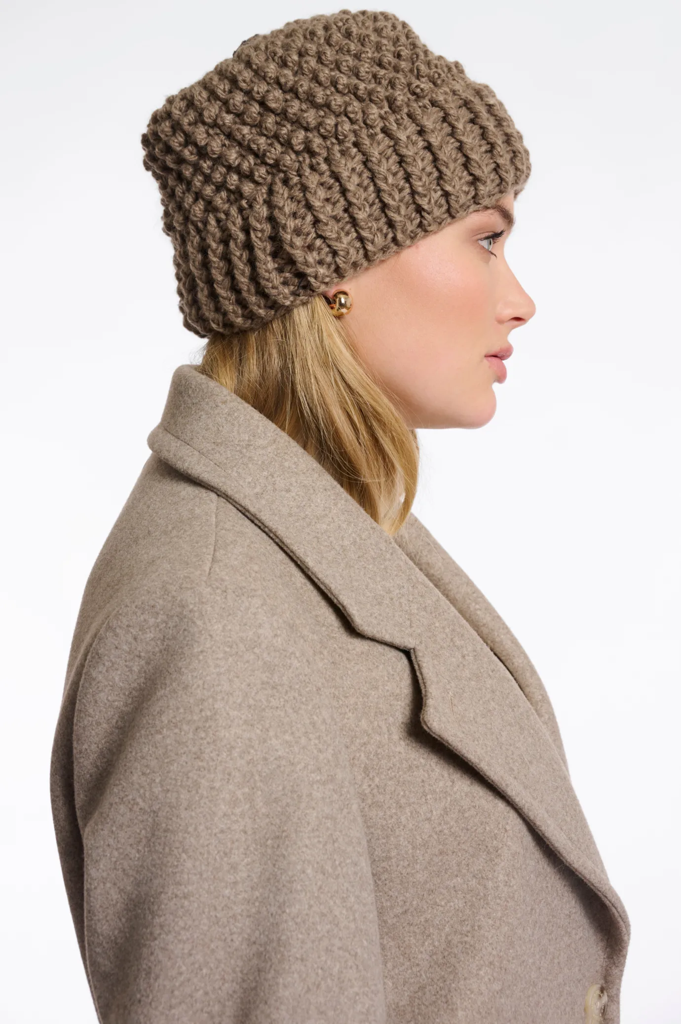 Kevina Knitted Hat with Detachable Faux Fur PomPom