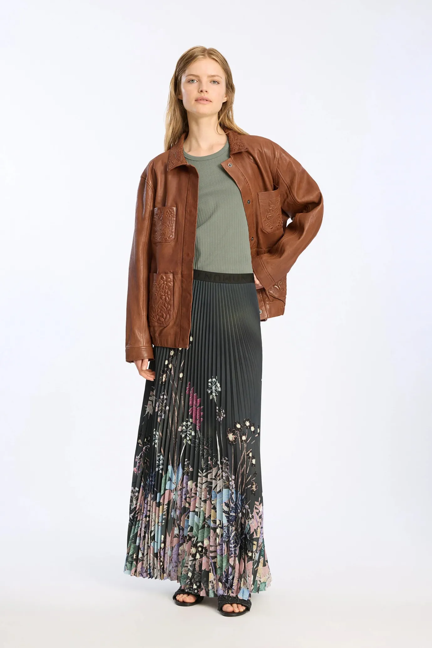 Taulla Black Print Pleated Skirt